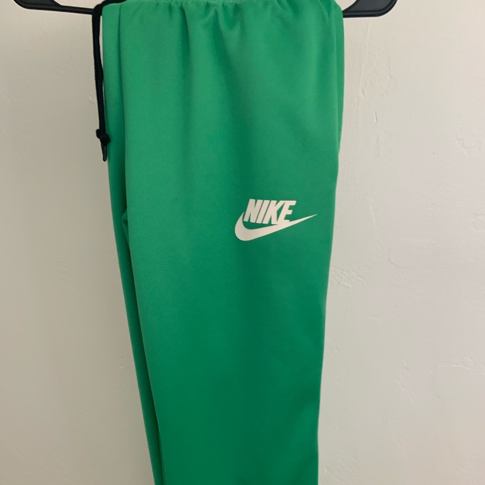 Green Nike sweat pants